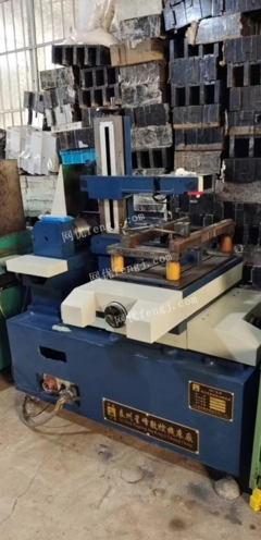 浙江温州模具厂资产处置 优质9成新线切割与穿孔机低价转让